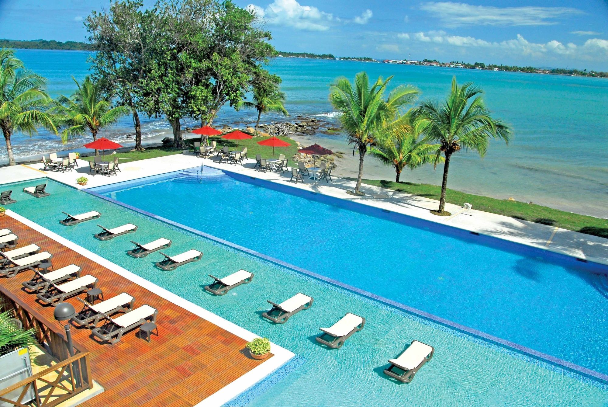 Playa Tortuga Hotel And Beach Resort Бокас-дель-Торо Экстерьер фото